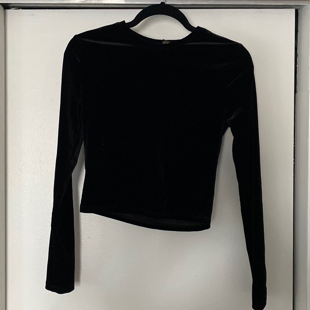 Black Velvet long sleeve crop top